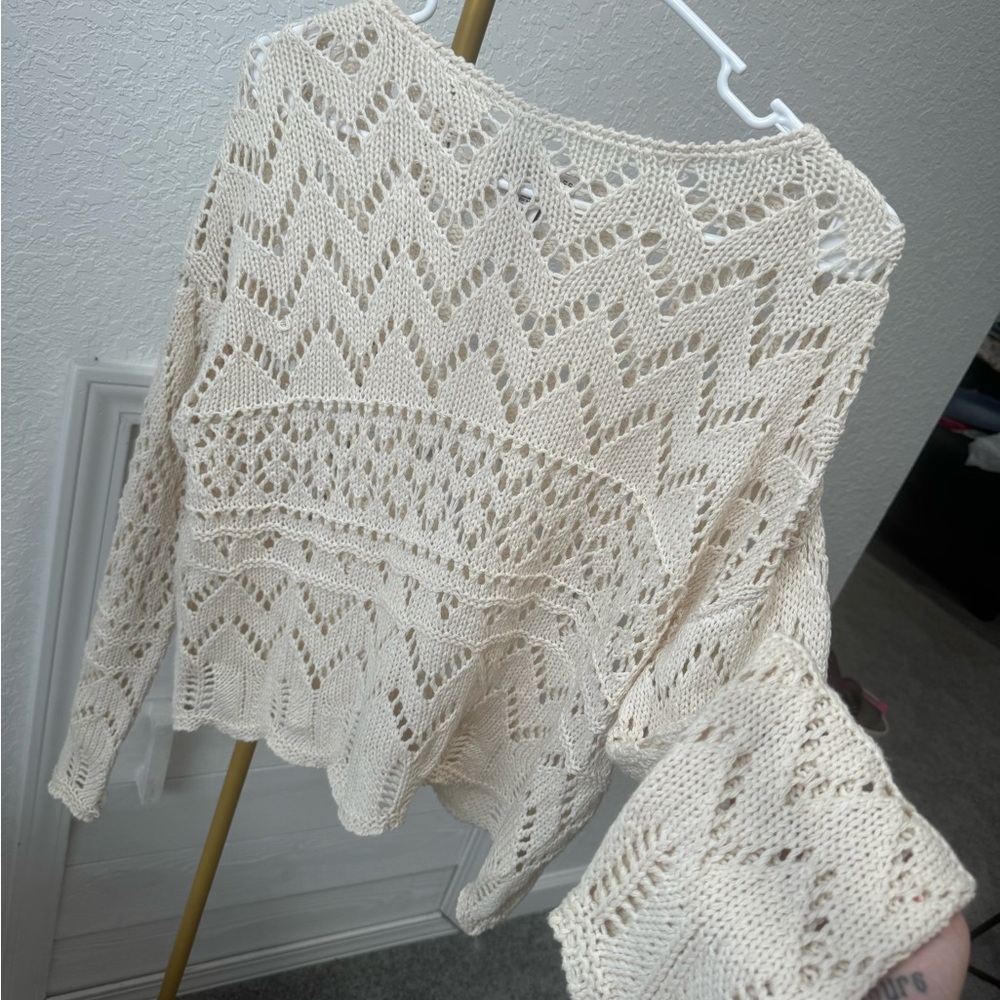 Sincerely Jules - Cream Crochet Scalloped Top - Medium